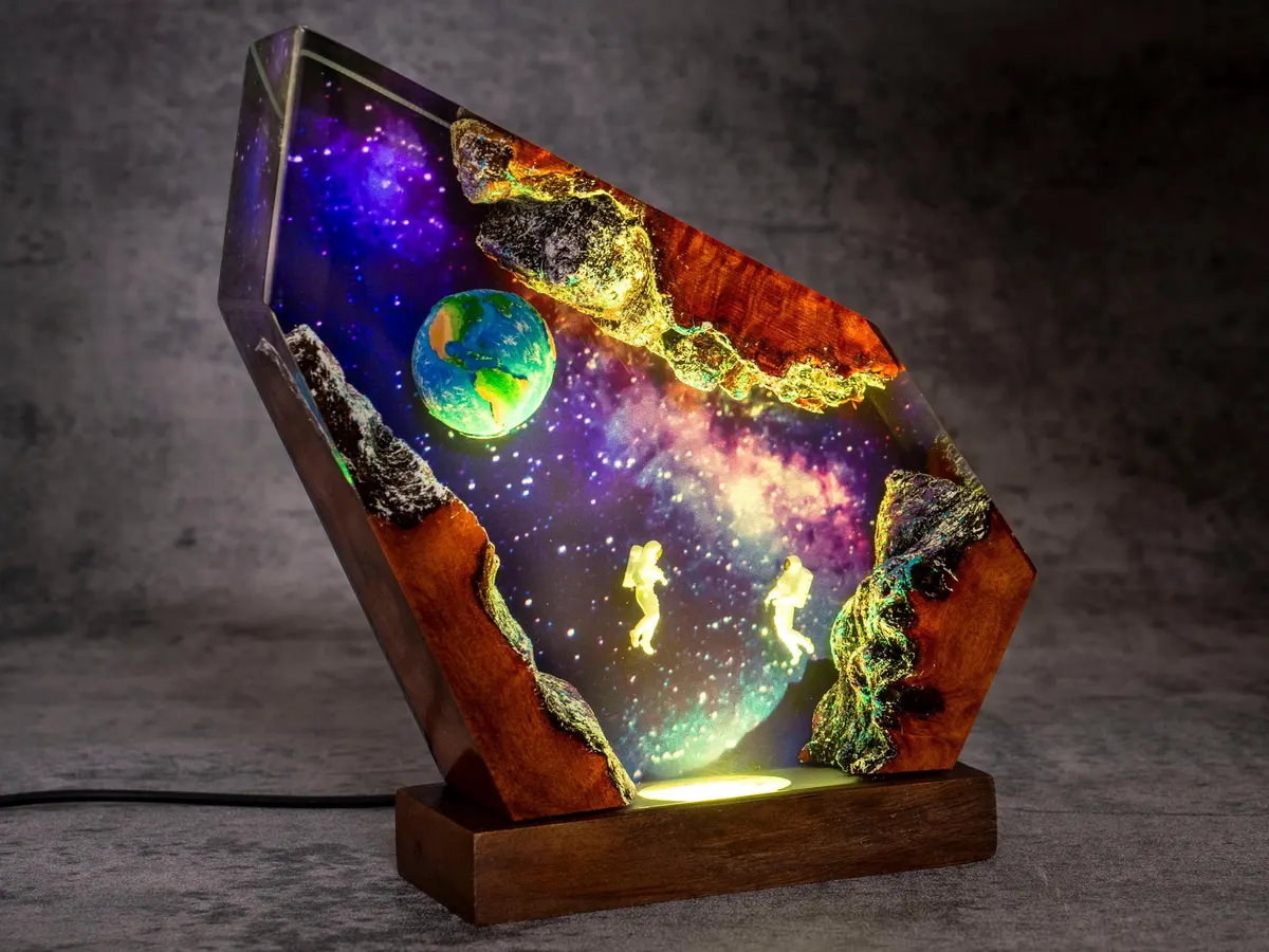 Astronaut & Earth Lamp