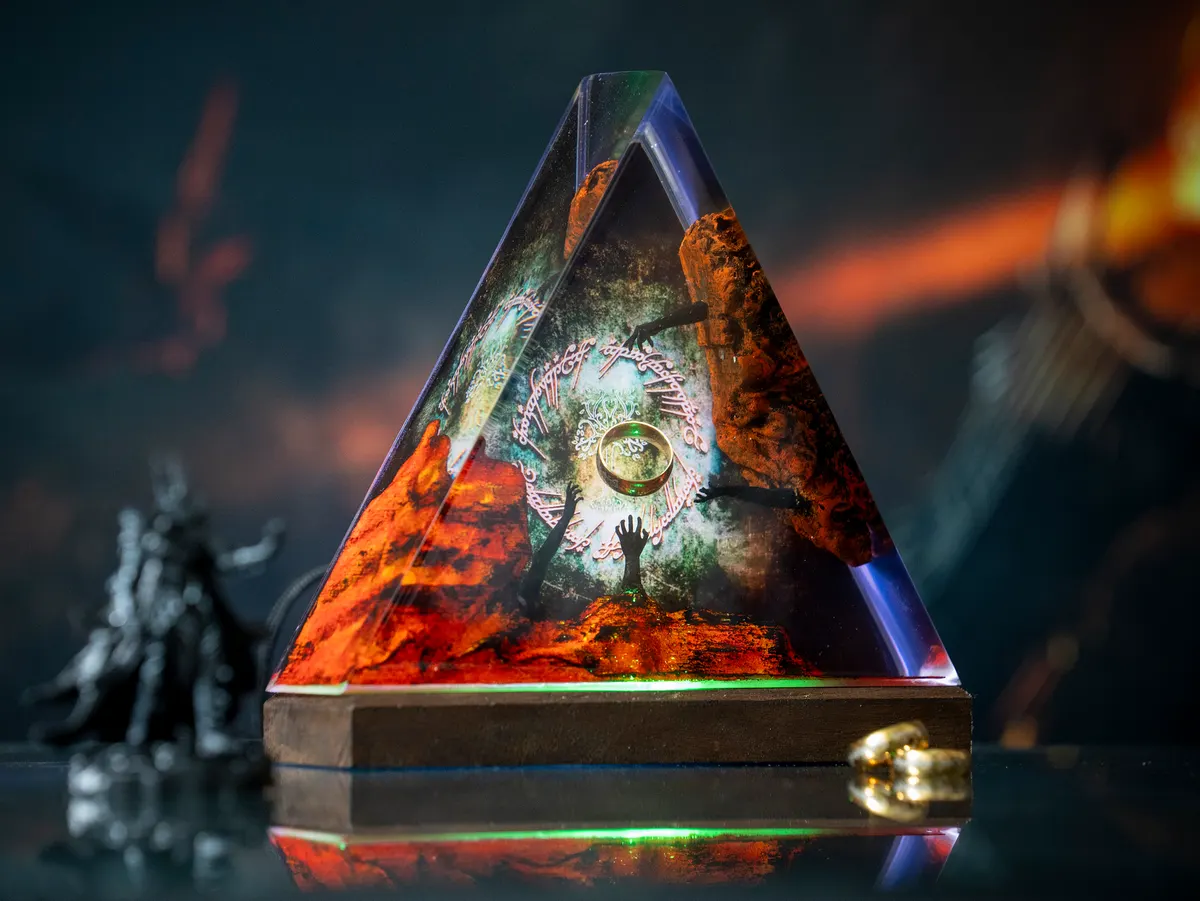 Rings of the Dark Lord Resin Art Lamp — Sauron Volcano Lava Night Light