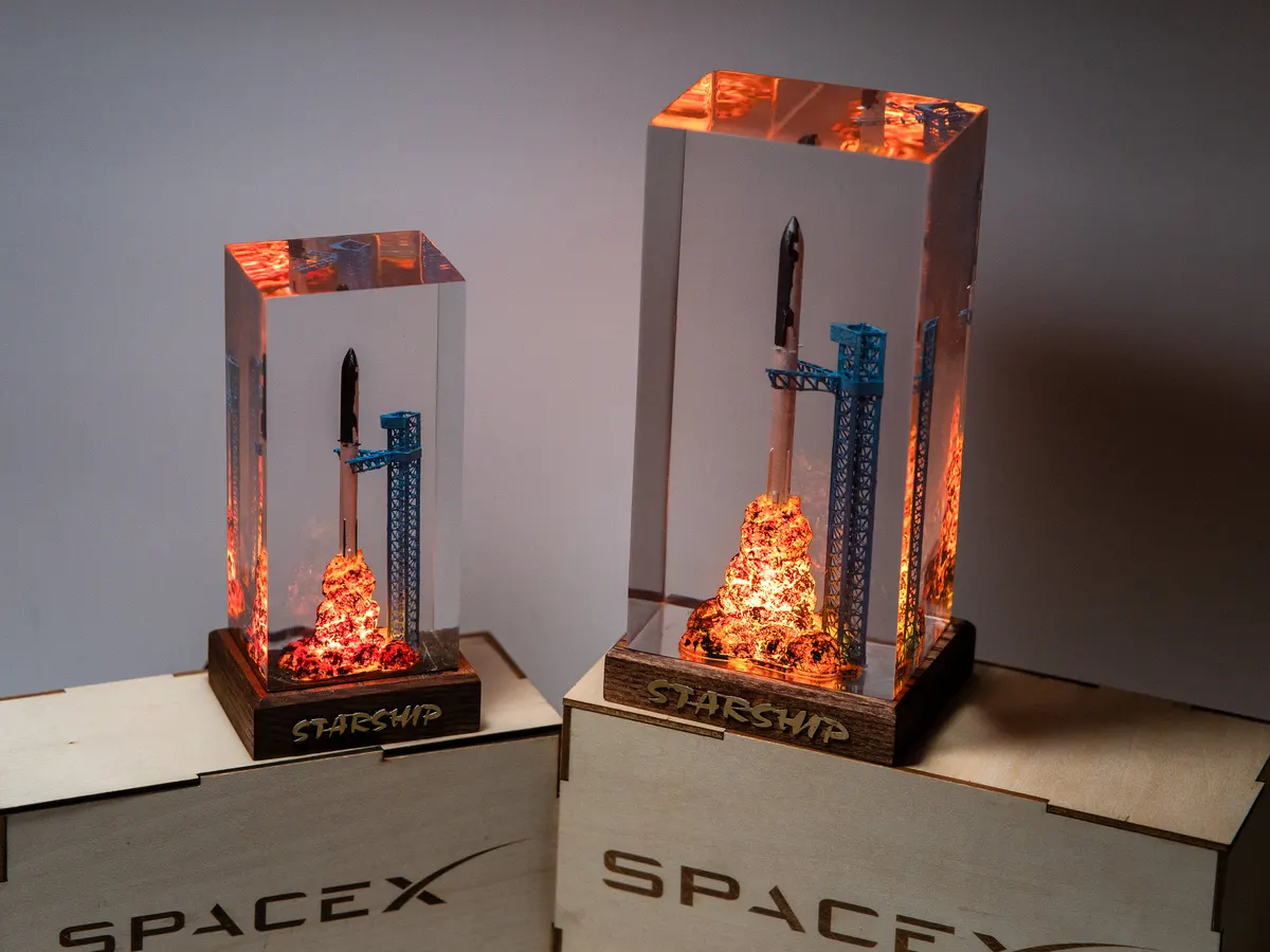 Heavy Lifter Launch Lamp